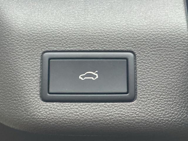 T7 Multivan Taxi 2.0 TDI DSG lang Kamera/ACC/Nav