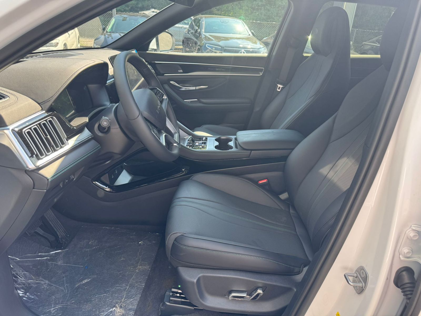 Fahrzeugabbildung BYD SEAL U DM-i PHEV PANO+HEAD+NAVI+LED+SHZ+360°+19"