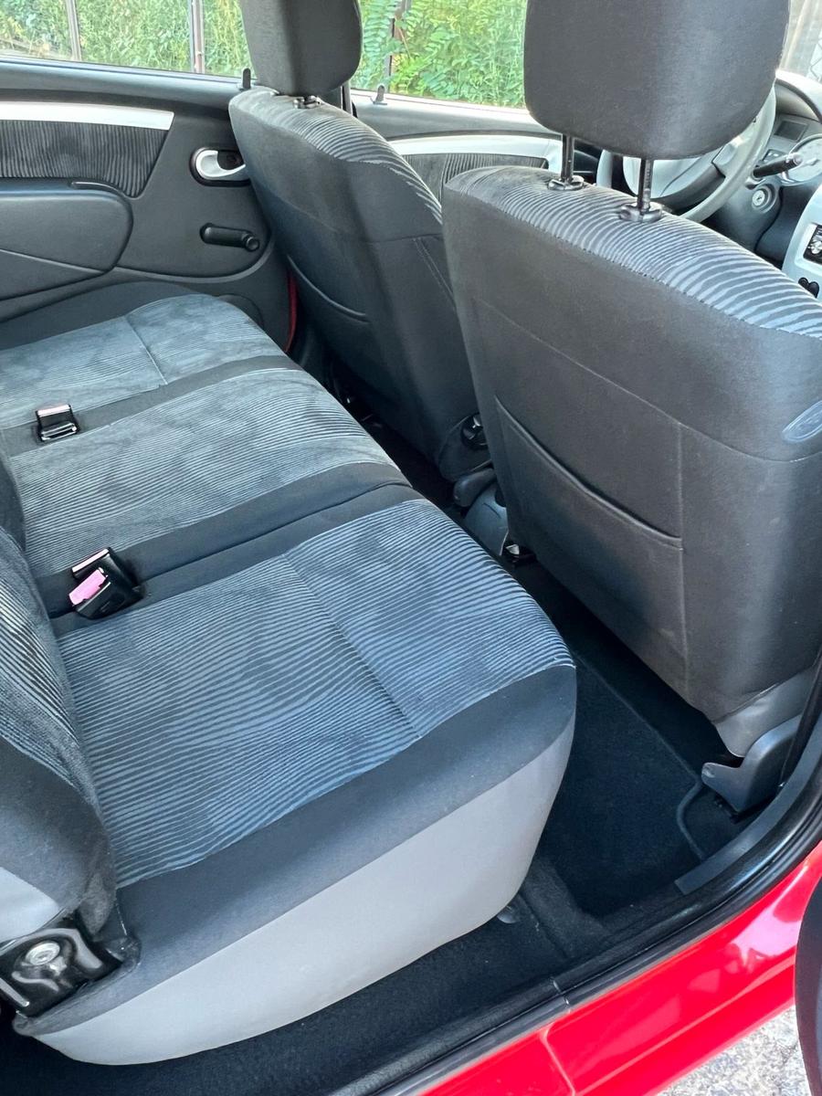 Dacia Logan 2009 — photo 13