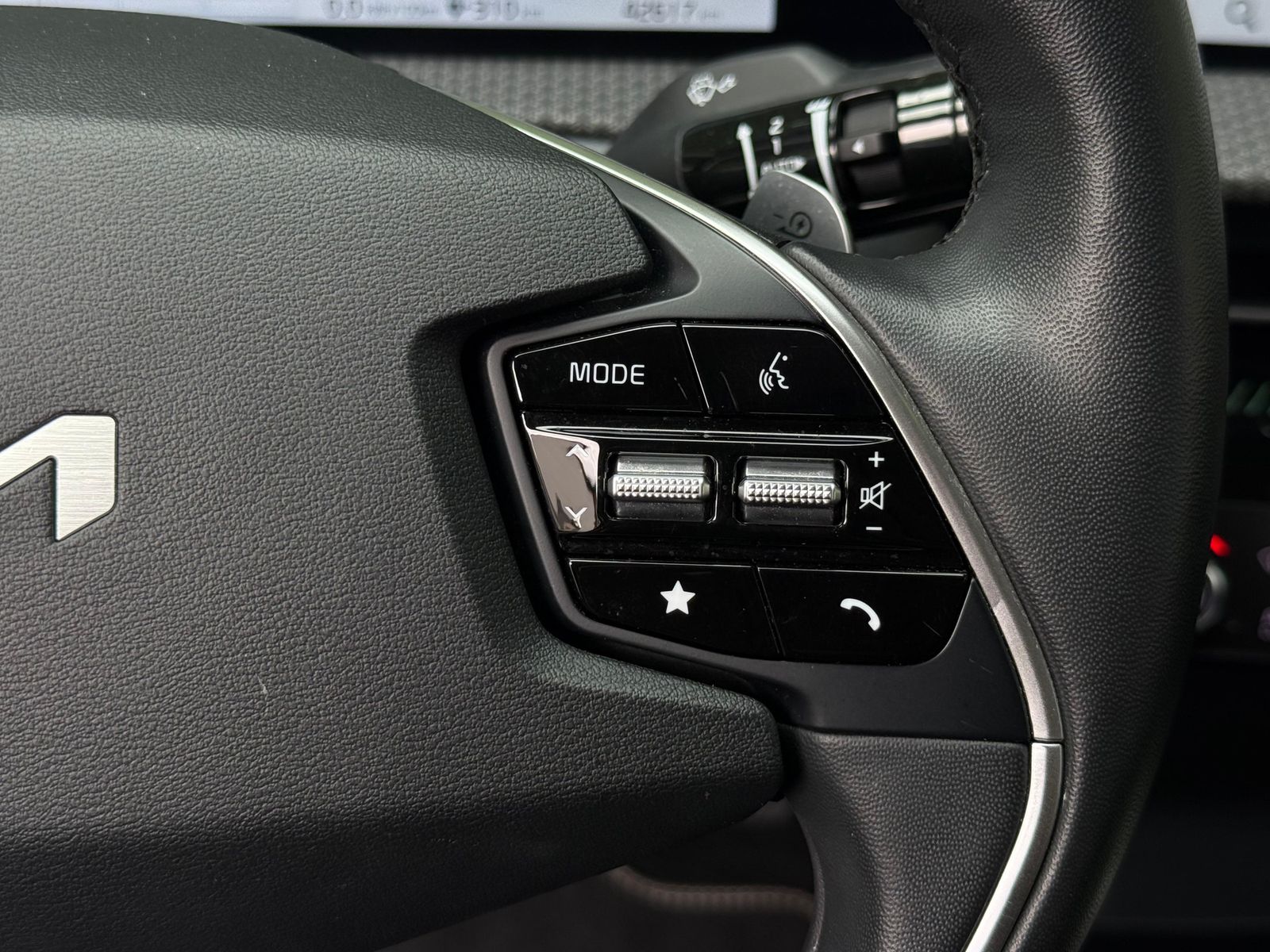 Fahrzeugabbildung Kia EV6 77,4 kWh 2WD WÄPU+CCS+NAV+KAM+AMBI+LEDER+SHZ