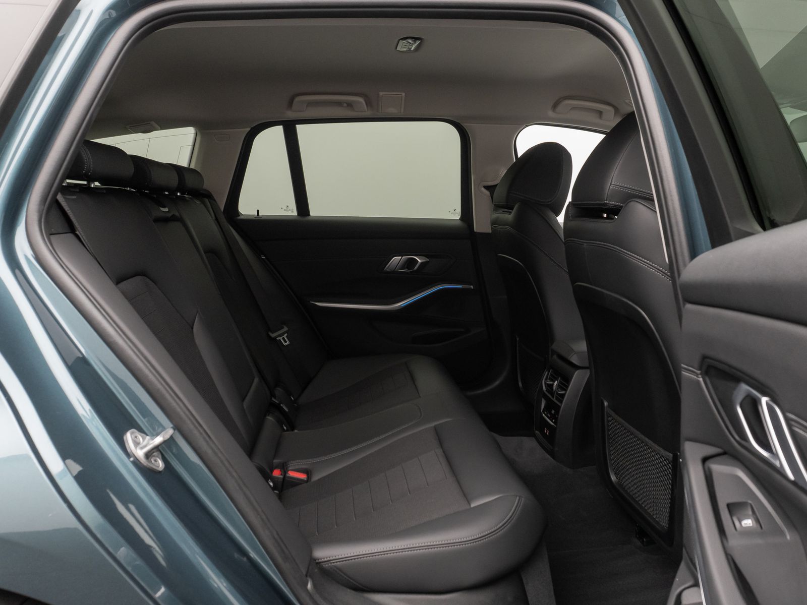 Fahrzeugabbildung BMW 330e  Sport Line Kamera DAB HiFi Komfort Alarm