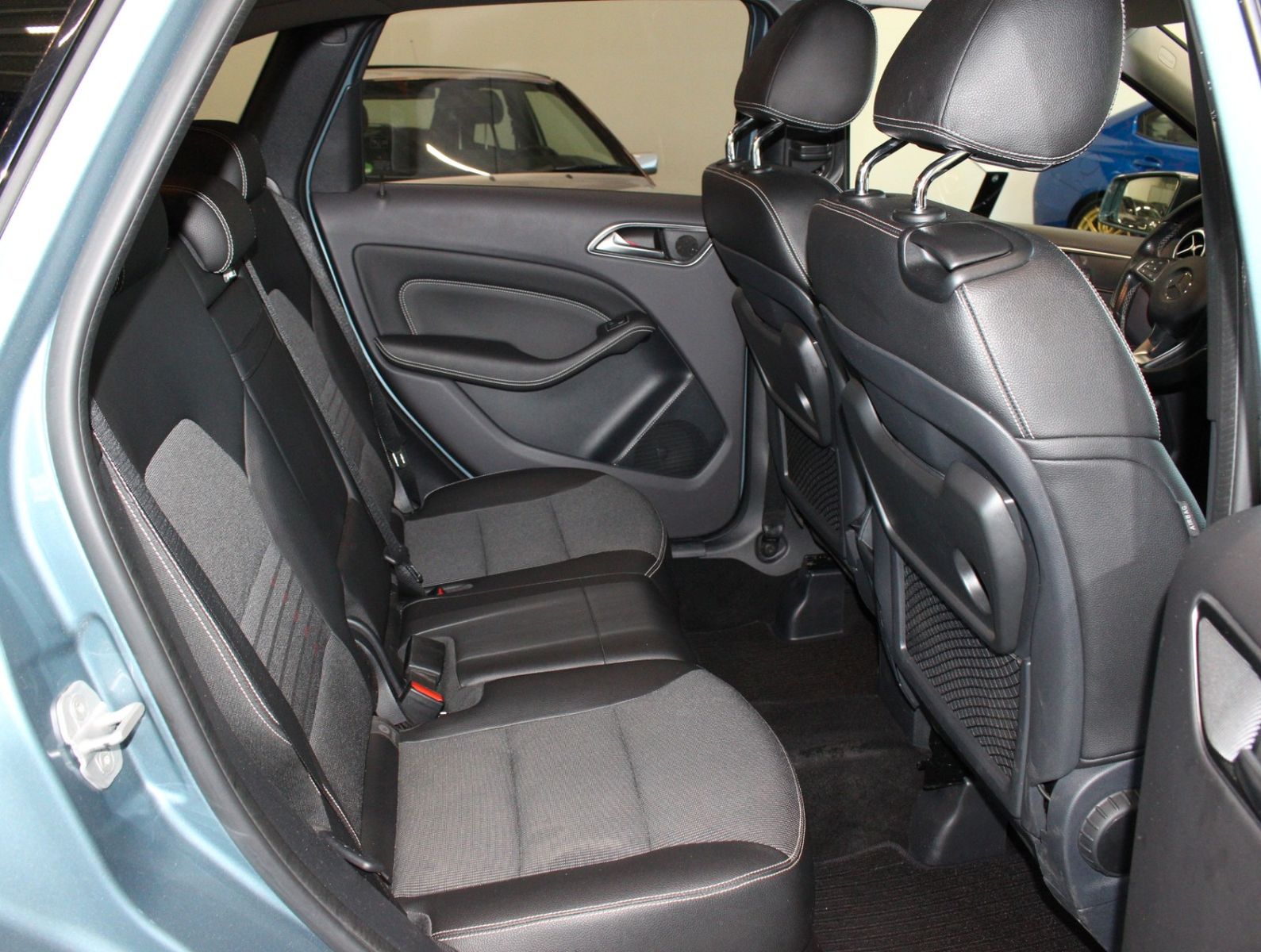 Fahrzeugabbildung Mercedes-Benz B 220 CDI Urban COMAND+LED+AHK+Totwinkel+PDC