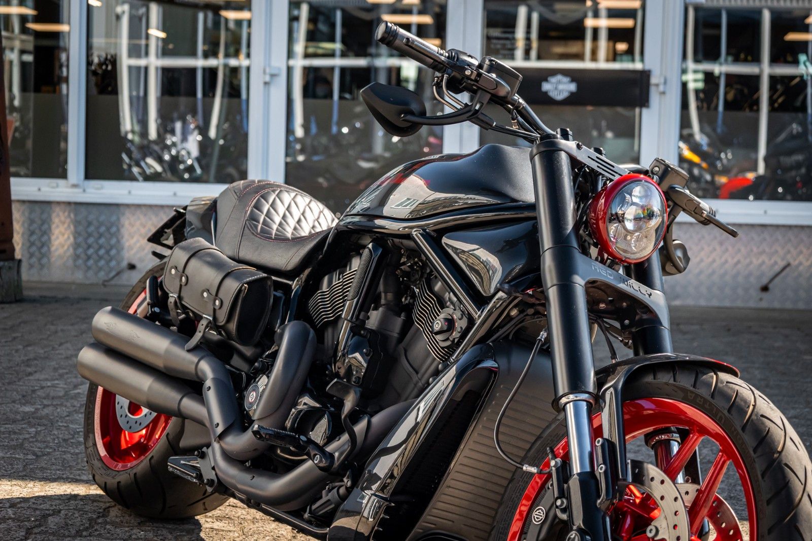 Fahrzeugabbildung Harley-Davidson VRSCDX Night Rod Special- Airride - Remus -