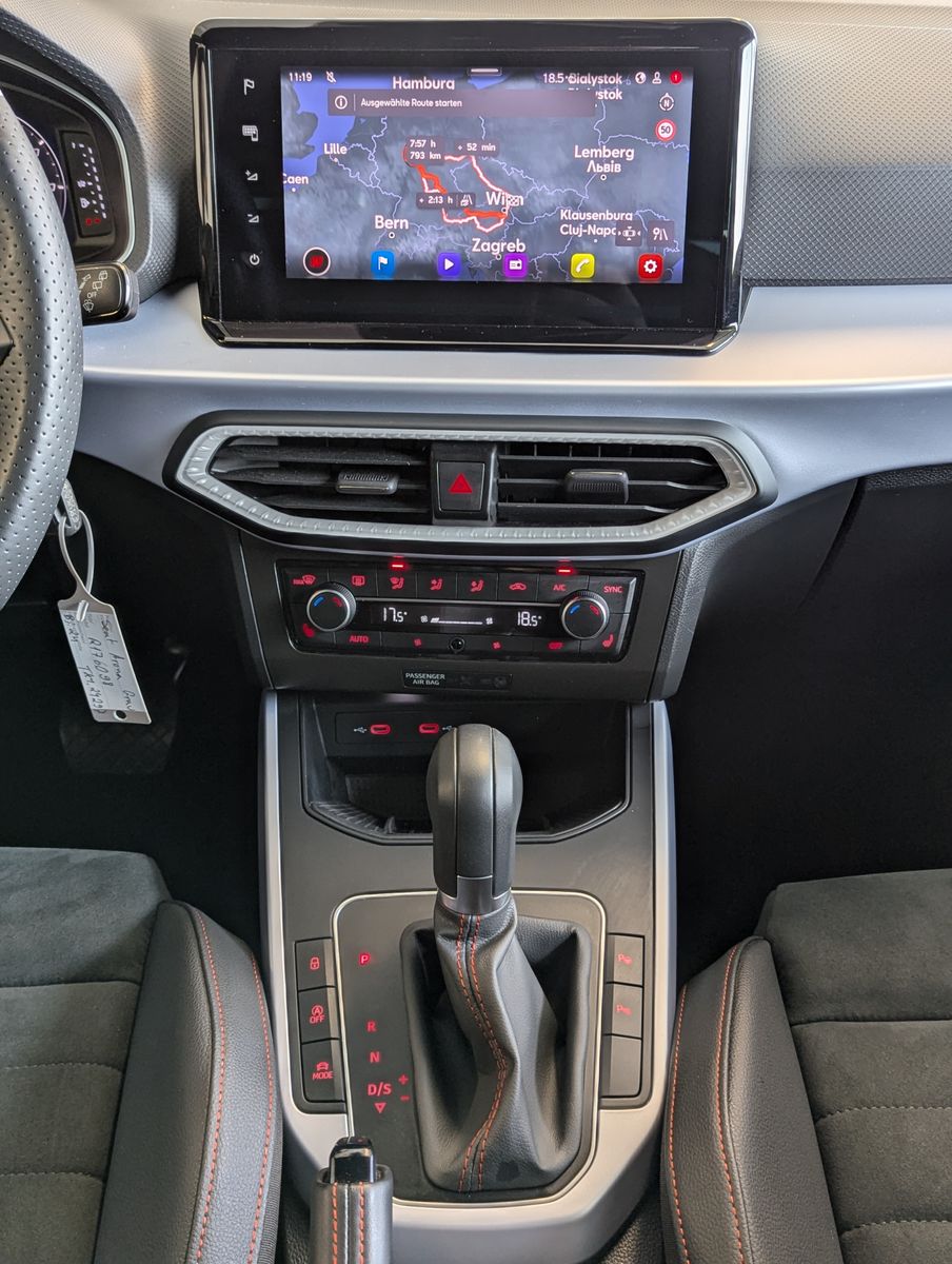 Fahrzeugabbildung SEAT Arona 1.0 TSI FR DSG LED Dinamica ACC AHK Kamera