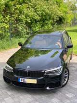 BMW 540i xDrive Touring A - - BMW 540 von privat