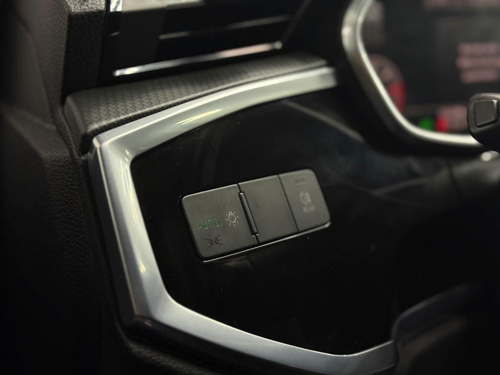 Audi Q3 40 TDI quattro S line, Foto 23 von 50