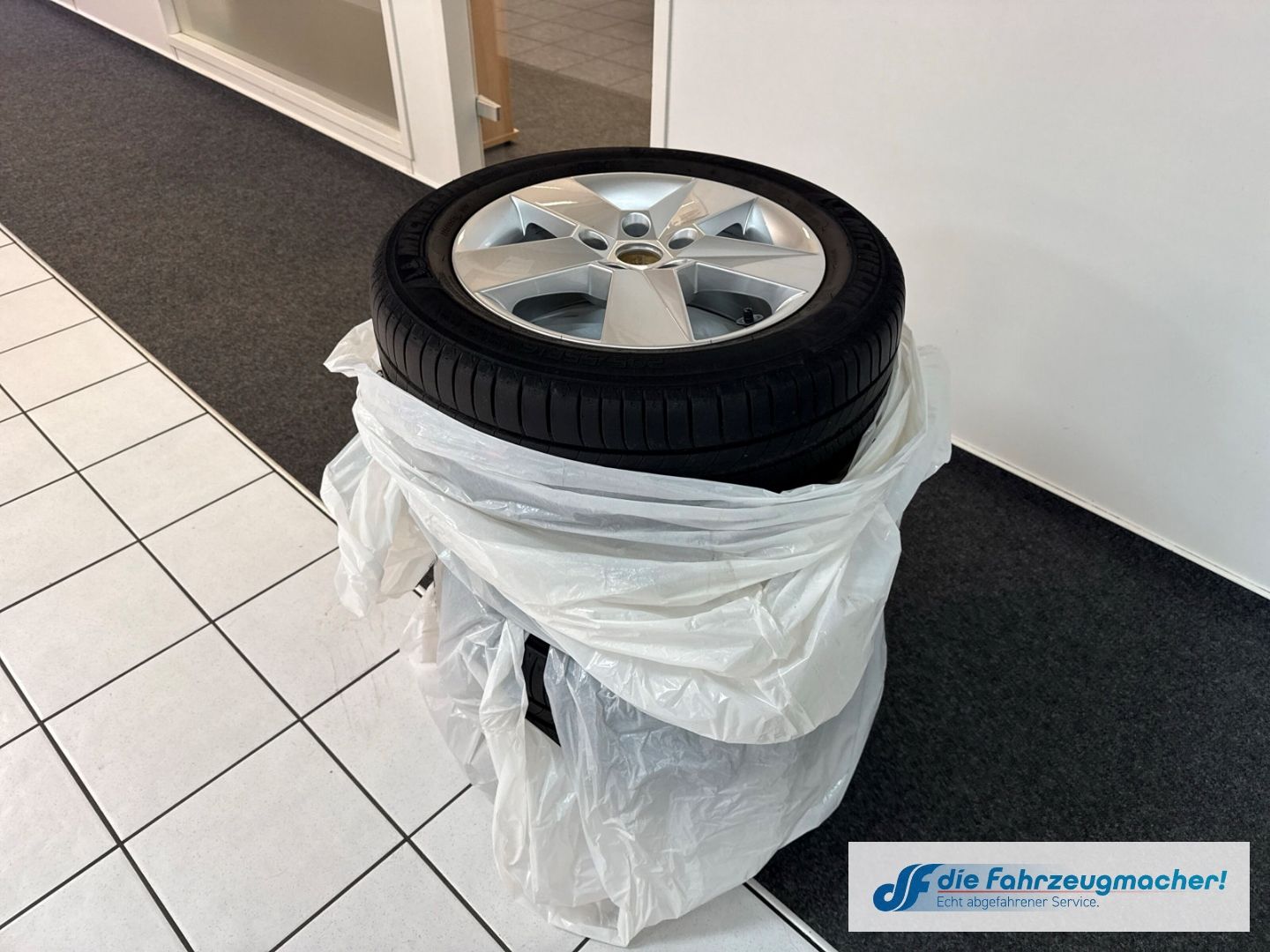 Fahrzeugabbildung SKODA Octavia Combi Ambition Sperrdiff. Apple CarPlay