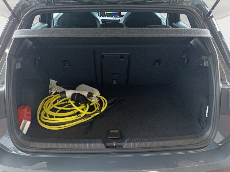Fahrzeugansicht 19 Fahrzeugabbildung Volkswagen Golf VIII 1.5 eHybrid GTE DSG