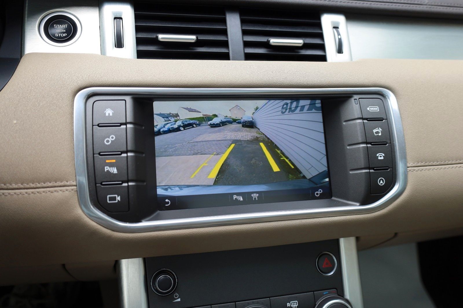 Fahrzeugabbildung Land Rover Range Rover Evoque AWD Automatik,Leder,Navi,SHZ