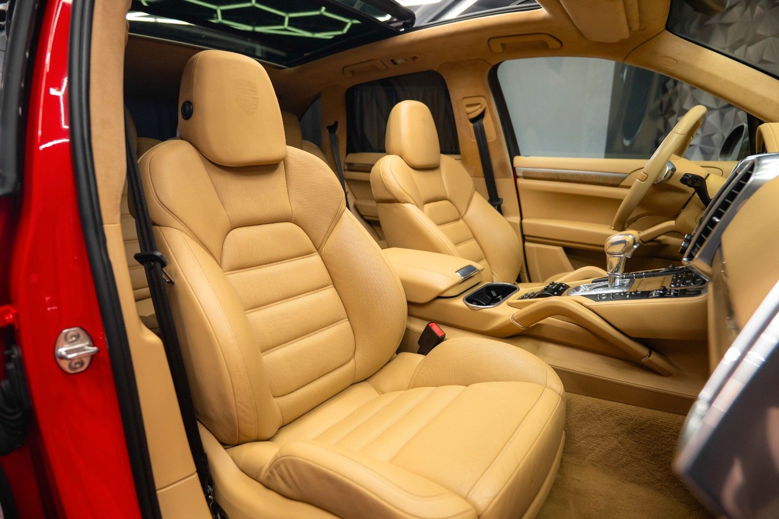 Fahrzeugabbildung Porsche Cayenne Turbo Black Design *Pano*ACC*21 Zoll*