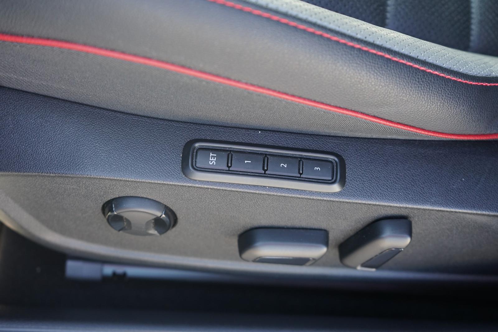 Volkswagen Golf VIII 2.0 GTI DSG LED ACC Leder Standheizung, миниатюра 21