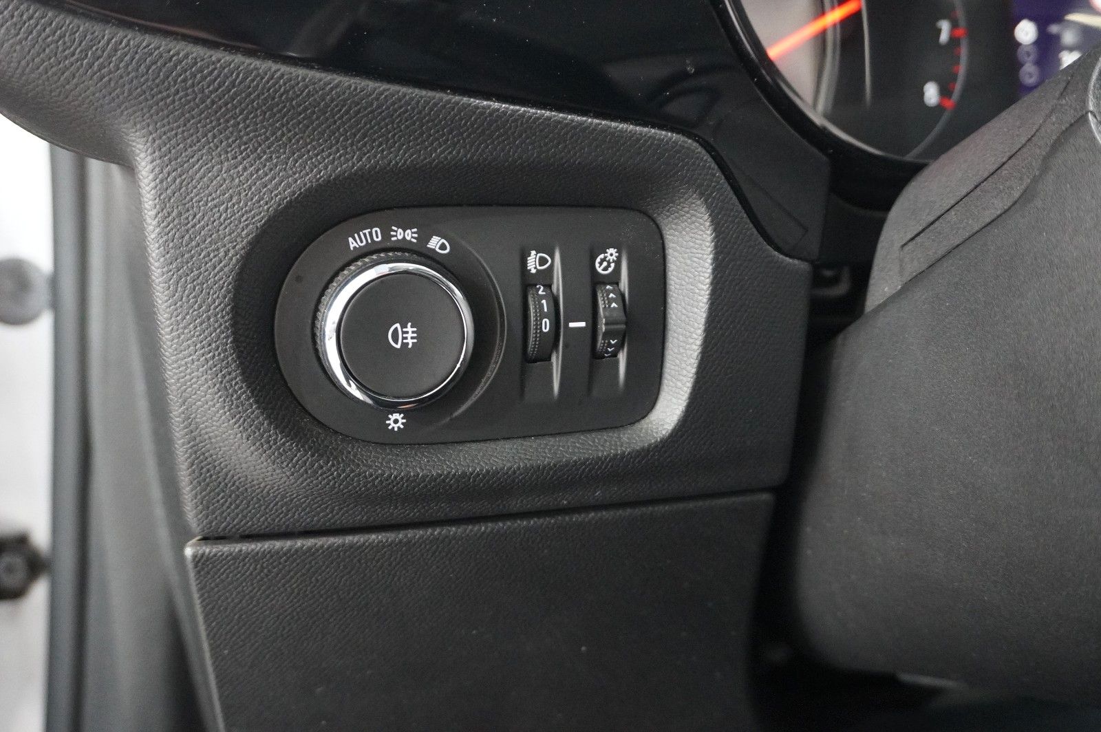 Fahrzeugabbildung Opel Corsa F 1.2 EDITION KLIMA/SHZ/PDC/SPORT/TEMP.