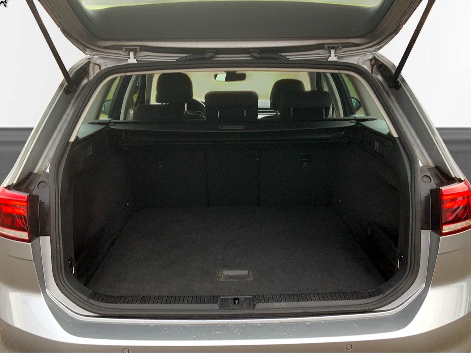 Passat Variant 1.5 TSI Conceptline RFK,NAV,SHZ,L