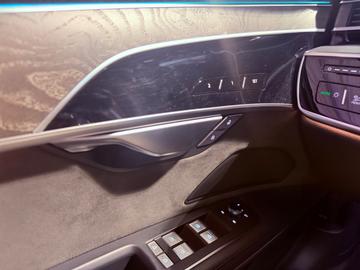 2022 AUDI A8 — миниатюра 42