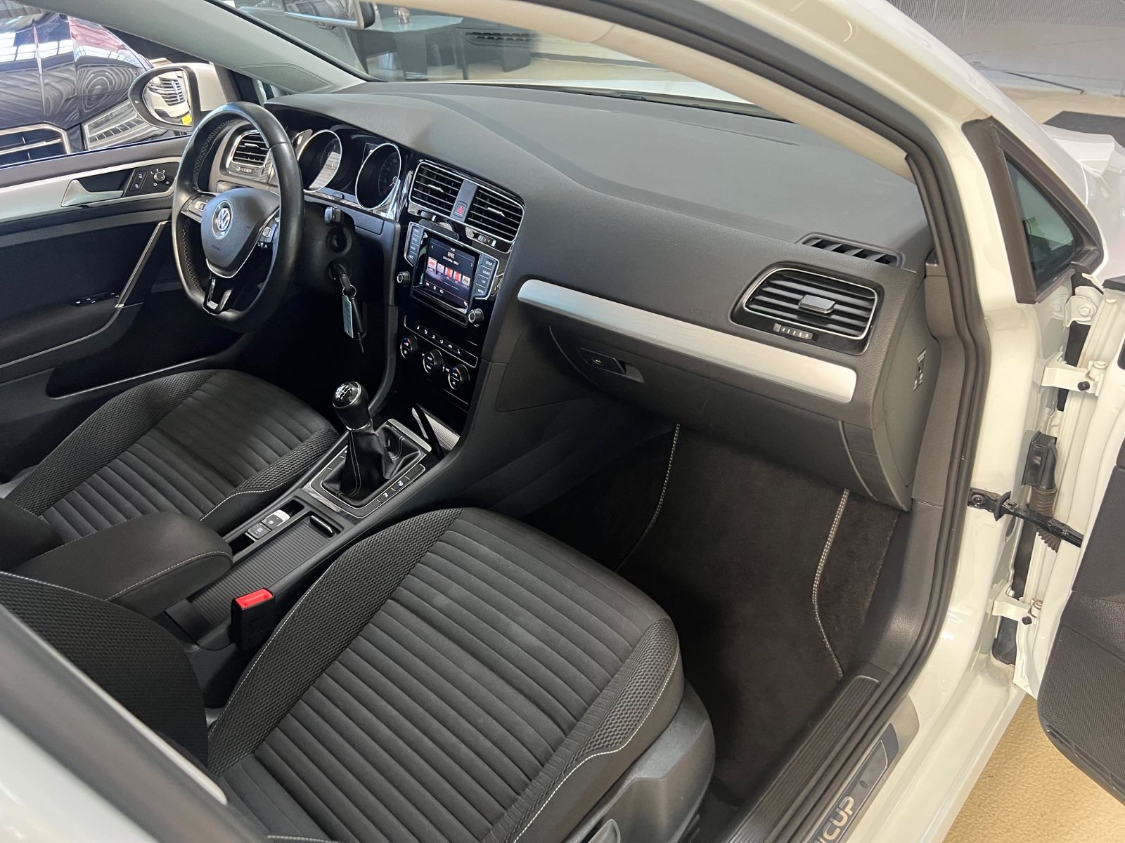 Fahrzeugabbildung Volkswagen Golf VII Lim. Comfortline