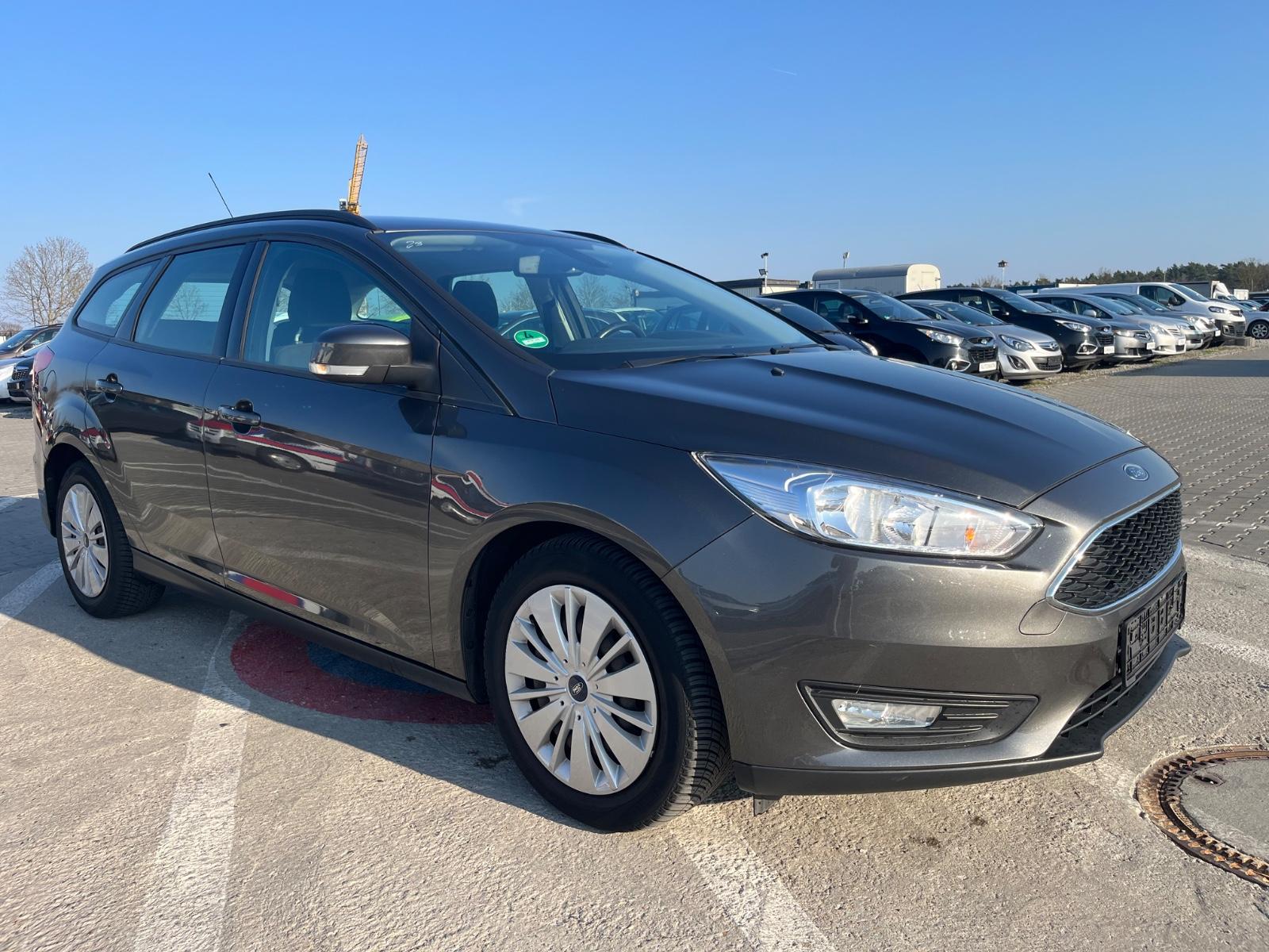 Ford Focus Turnier/2Hand/Navi/Scheckheft/Tüv Neu/PDC