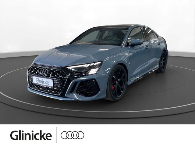 AUDI RS3 Limousine 2.5 TFSI qu. RS-Abgas Pano Matrix