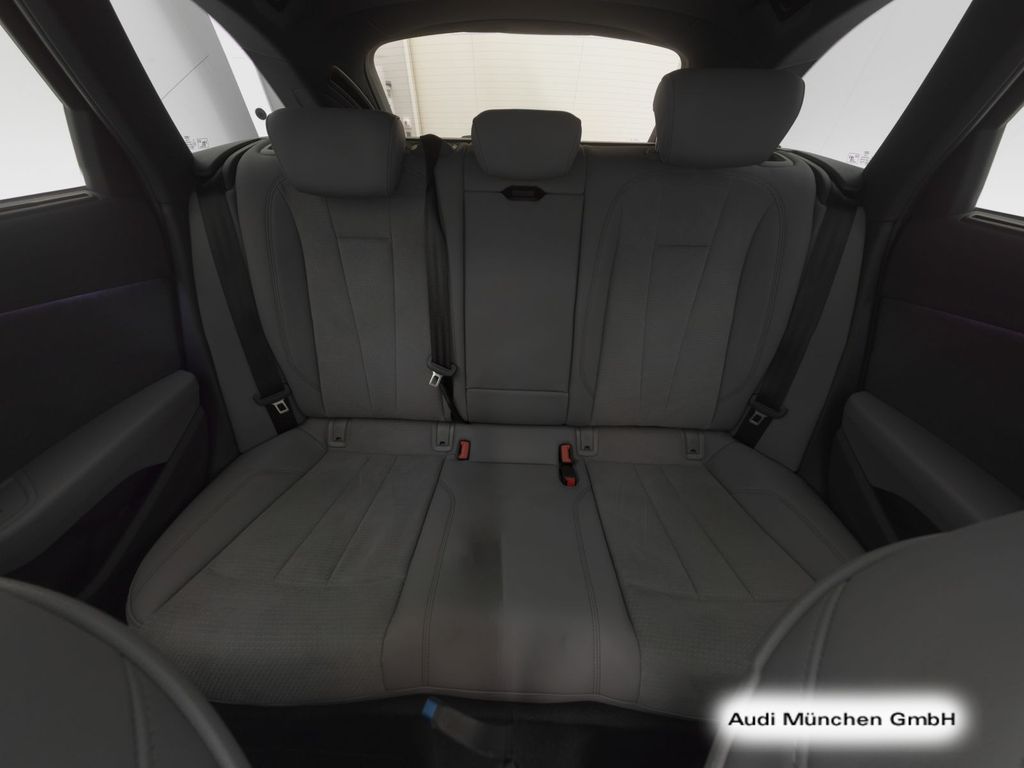AUDI A4 2024