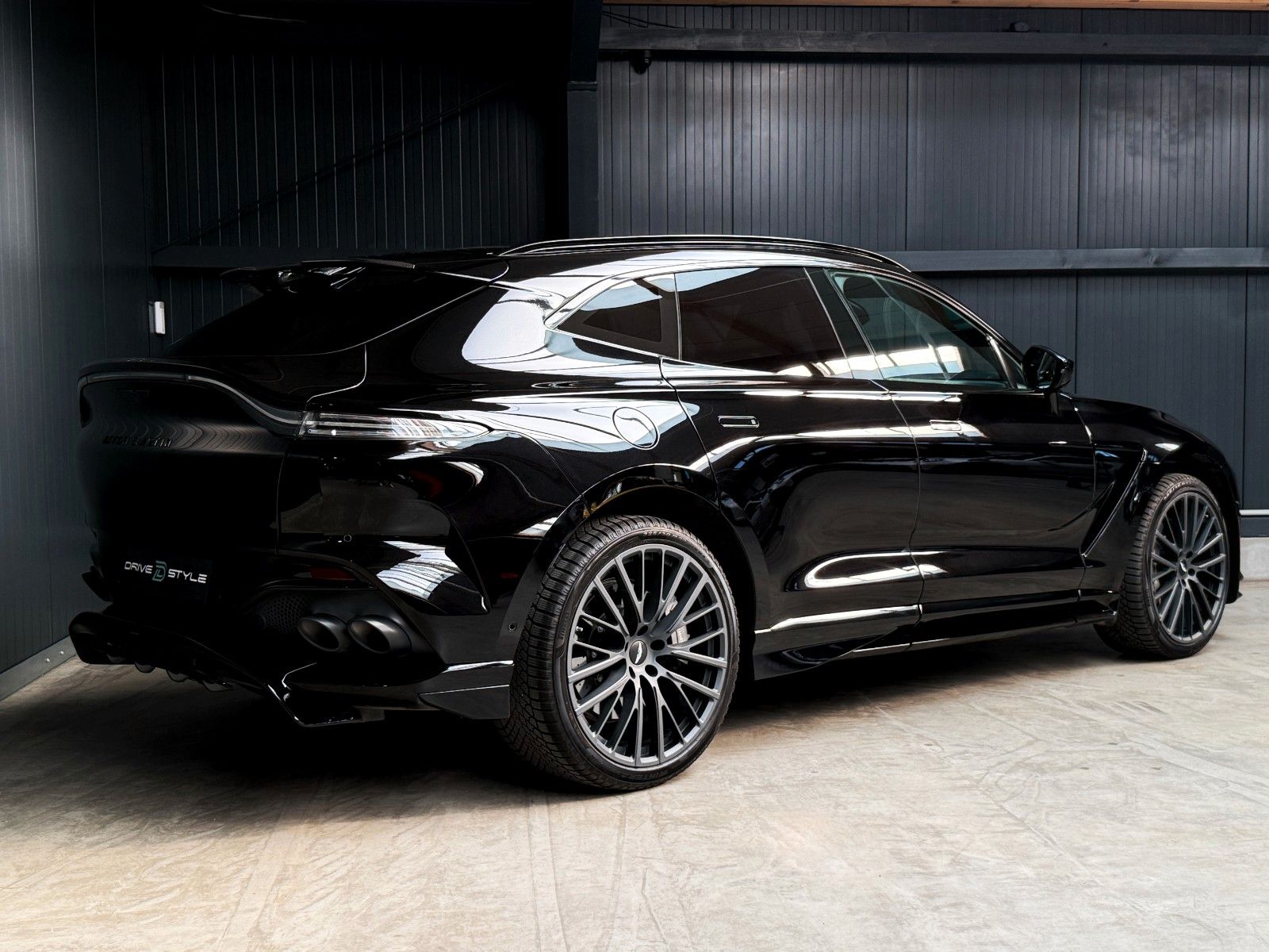 Fahrzeugabbildung Aston Martin DBX 4.0 V8 DBX707 + 2.Hand + Top Geplfegt