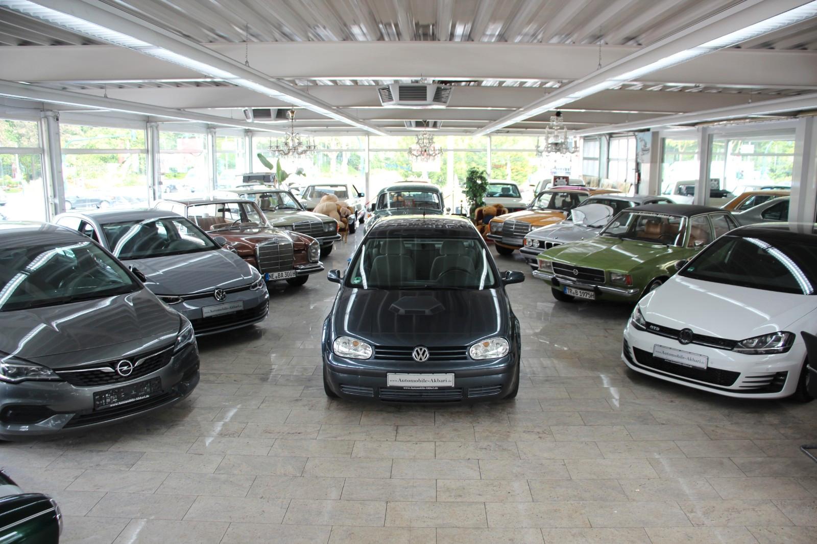 Volkswagen Golf 1.6 SR *Automatik/Klimaautomatik*