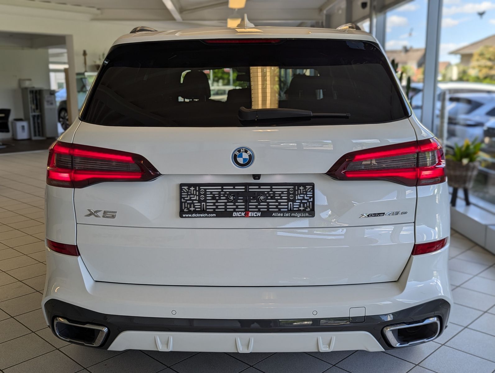Vehicle illustration BMW X5 45 e xD M-Sport Pano Air Assist+ ACC 20&quot;