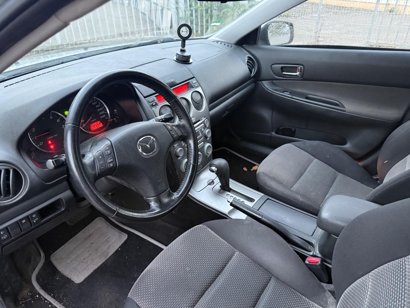 Mazda 6 2005 — interior