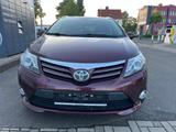 Toyota Avensis Kombi Life - Toyota Avensis mit Diesel-Antrieb: Kombi, Automatik