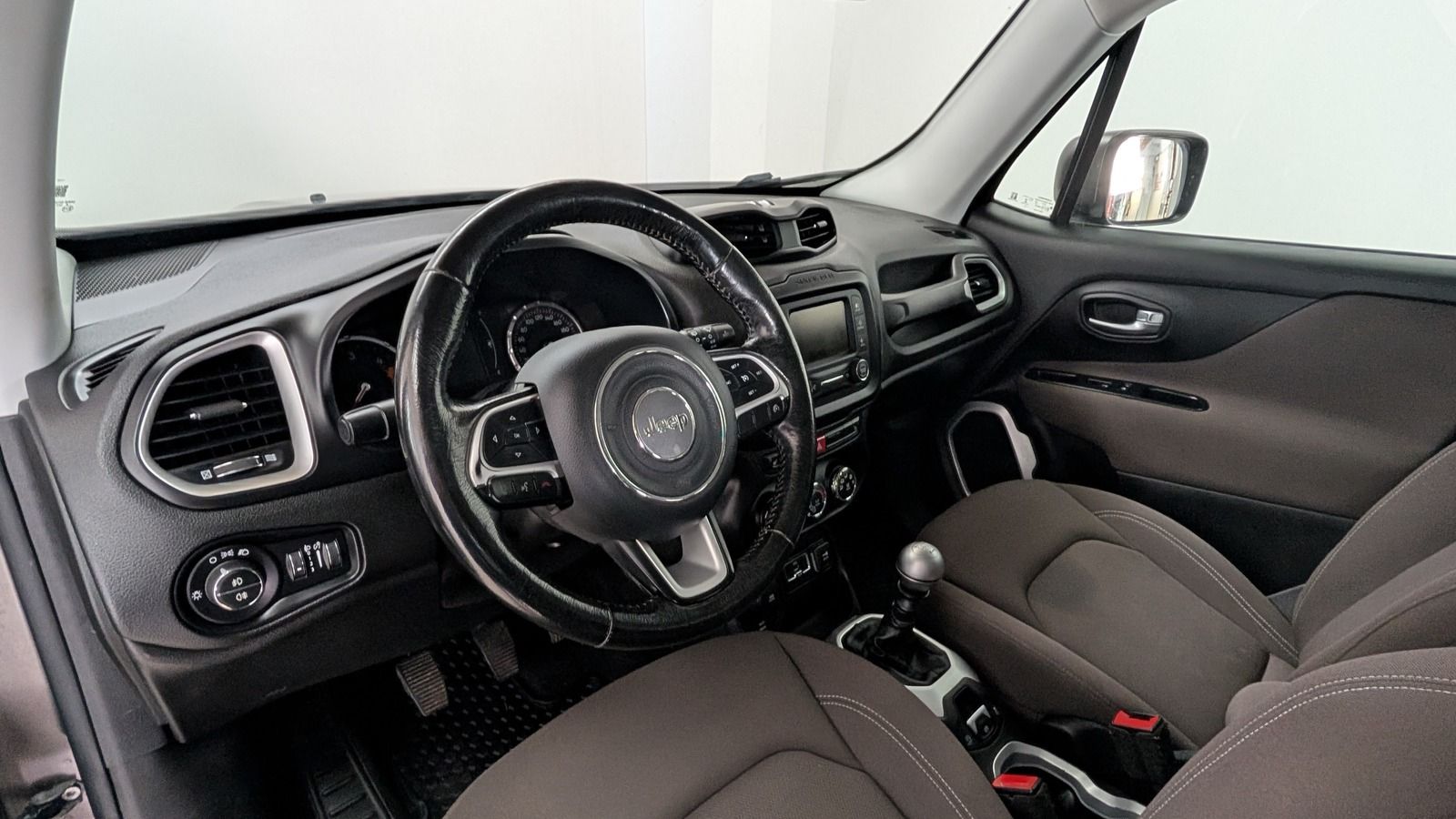 Fahrzeugabbildung Jeep Renegade 2.0 MultiJet II 140 AWD * AHK Night Eag