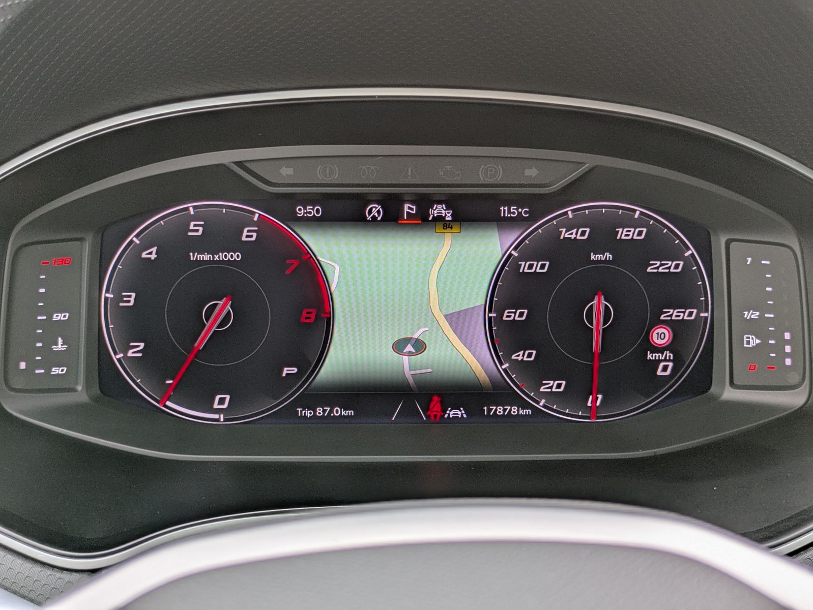 Fahrzeugabbildung SEAT Arona 1.0 TSI FR DSG AHK*ACC*LED*APP*DAB*KAMERA