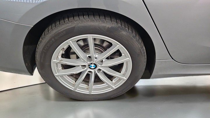 BMW 320d xDrive T Shadow-Line WIDE*LED*CARPLAY*MEGA foto 8
