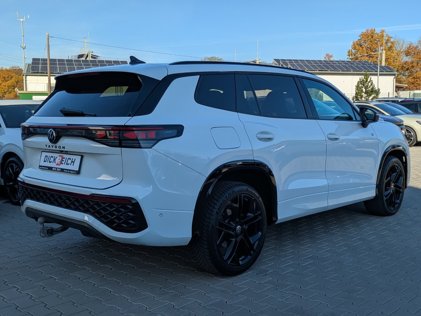 Fahrzeugabbildung Volkswagen Tayron 2.0 TDI 4M R-Line BLACK*7Si*MATRIX*PANO