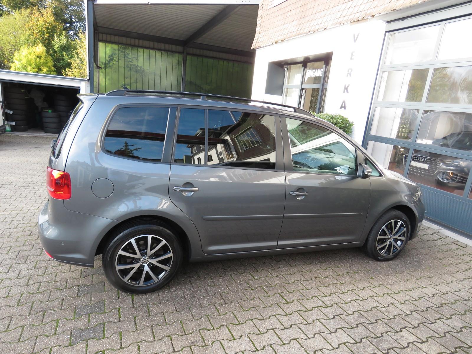 Volkswagen Touran Comfortline / AUTOMATIK / 7 SITZER