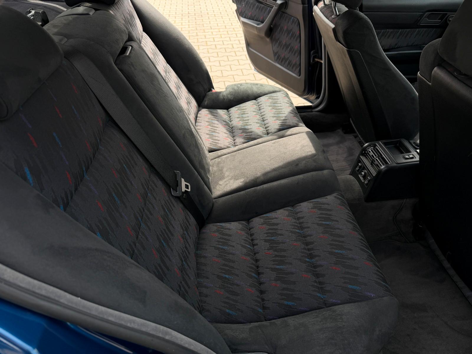 BMW M5 3.8 6 gang AVUS BLAU, 1 of 404