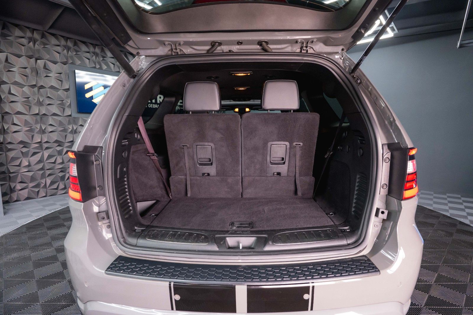 Fahrzeugabbildung Dodge Durango 5.7 V8 R/T SRT 4x4 Night-Paket Modell 22