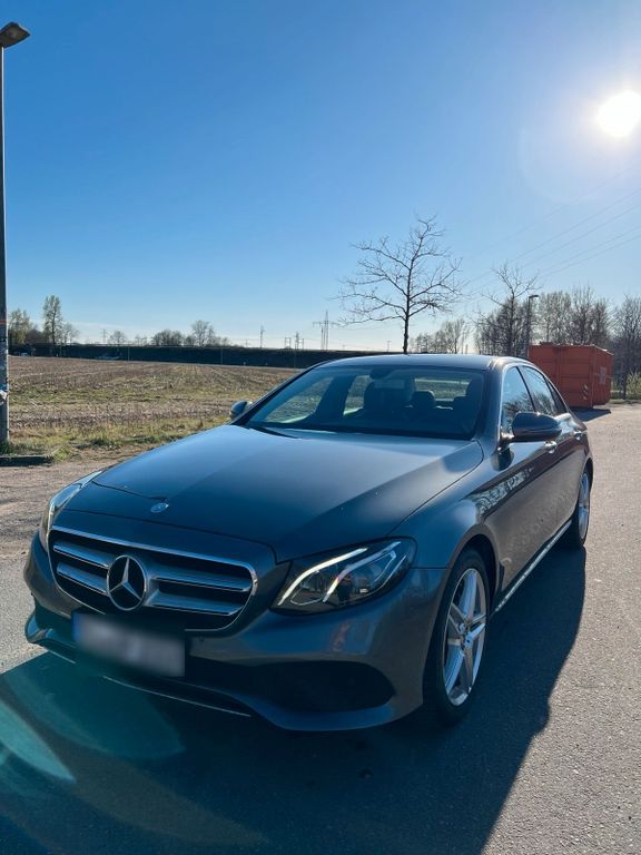 Image of Mercedes-Benz E 200
