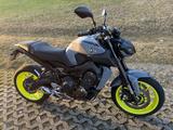 Yamaha MT09 RN43 - YAMAHA R4