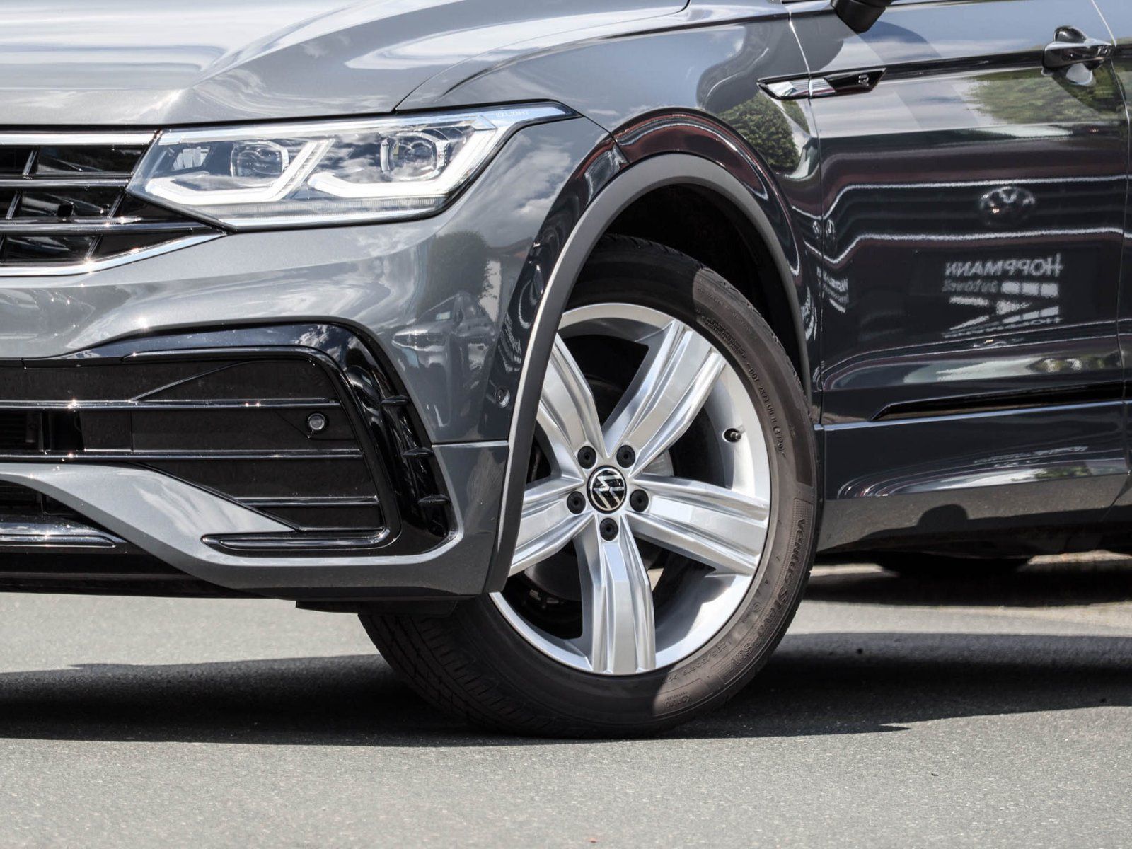 Volkswagen Tiguan 1.5 TSI R-Line Black AHK Kamera HUD foto 5