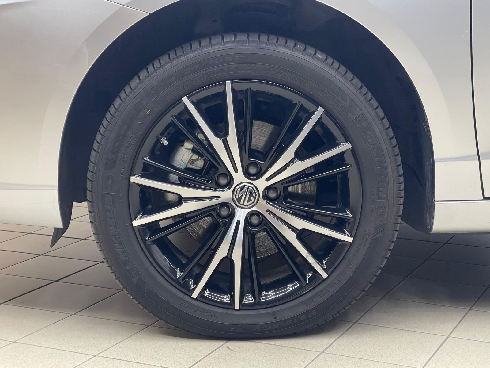 Fahrzeugabbildung MG MG5 61 KWH Luxury NAVI+LED+SHZ+DAB+ACC+360°+DAB+