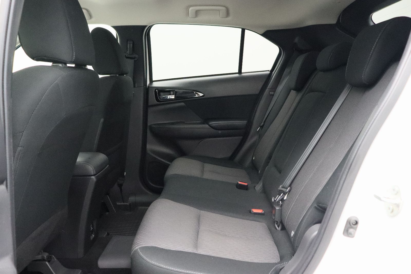 Fahrzeugabbildung Mitsubishi Eclipse Cross 2.4 Basis Hybrid 4WD