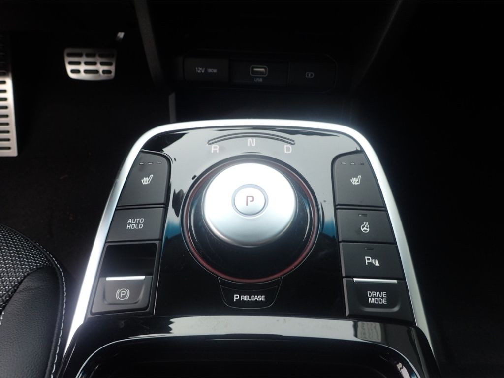 Fahrzeugabbildung Kia Niro e-Spirit 3-Phasen On Board Charger, Technik