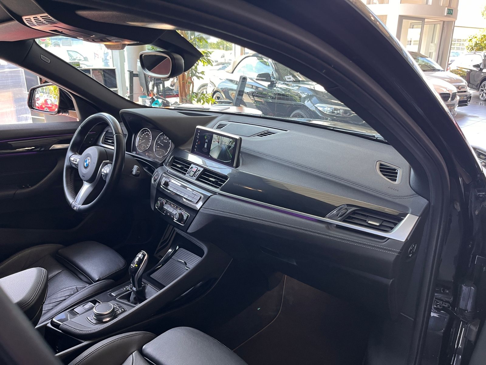 Fahrzeugabbildung BMW X2 sDrive 20 i M Sport Shadow LED NAV SHZ RFK