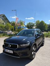 Volvo XC40 B4 AWD Momentum Pro für 29.900€ - Volvo: A40f