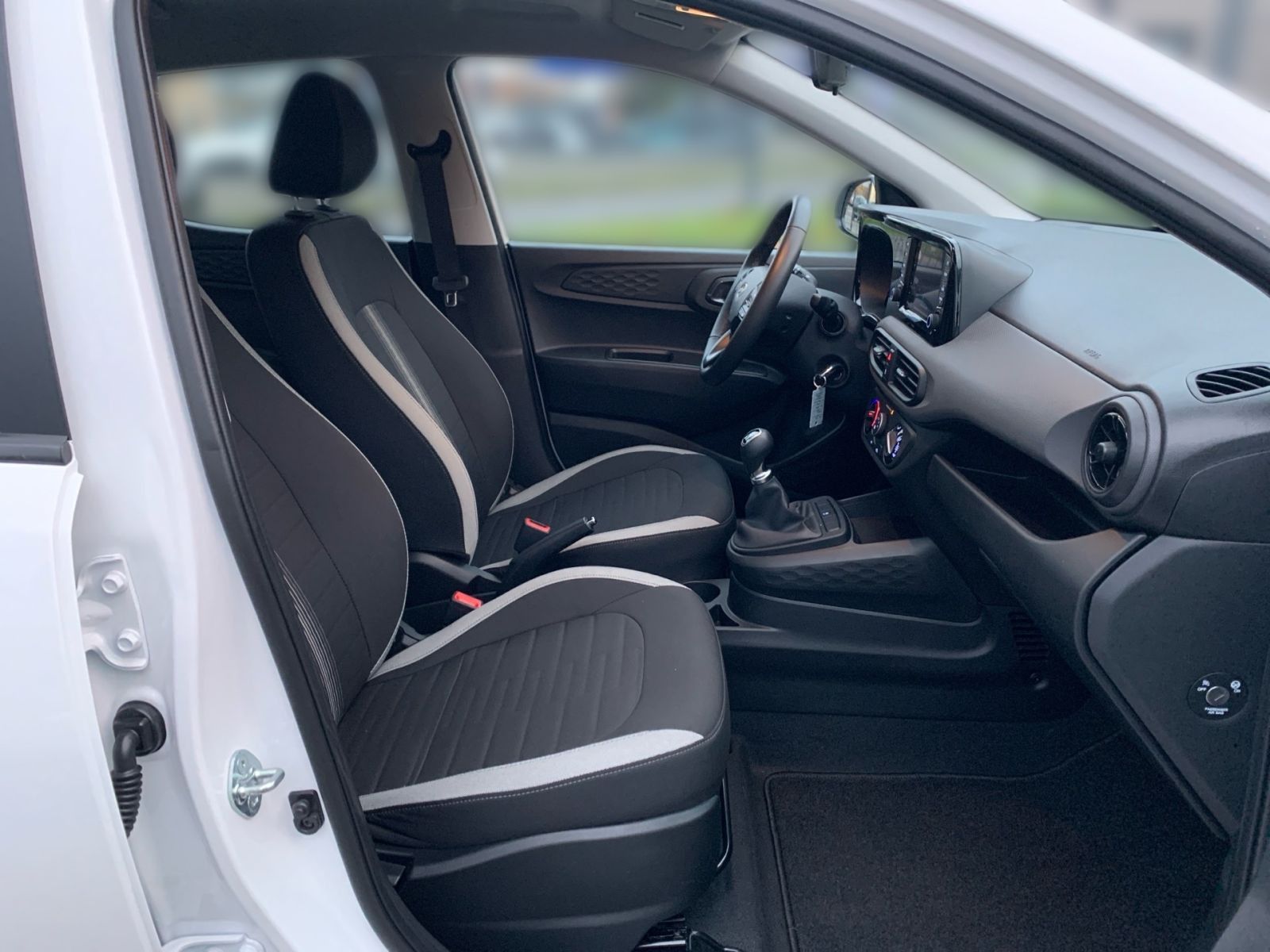 Fahrzeugabbildung Hyundai i10 1.0 Select Navi Kamera