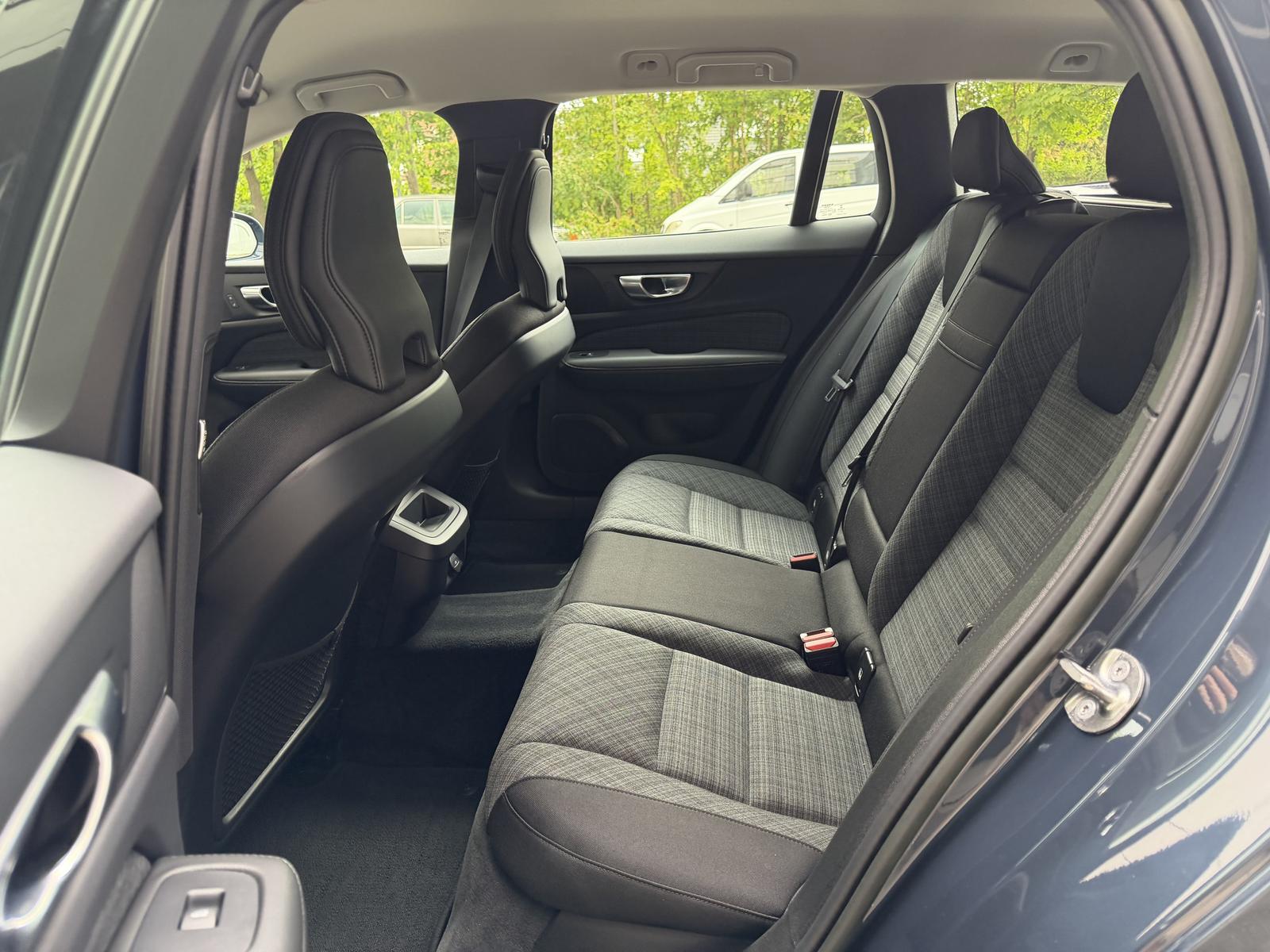 Volvo V60 Essential LED Virtual-Cockpit Rü-Kamera 