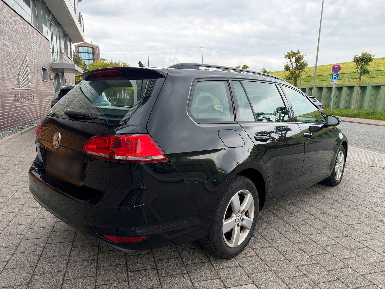Volkswagen Golf 2015 — interior