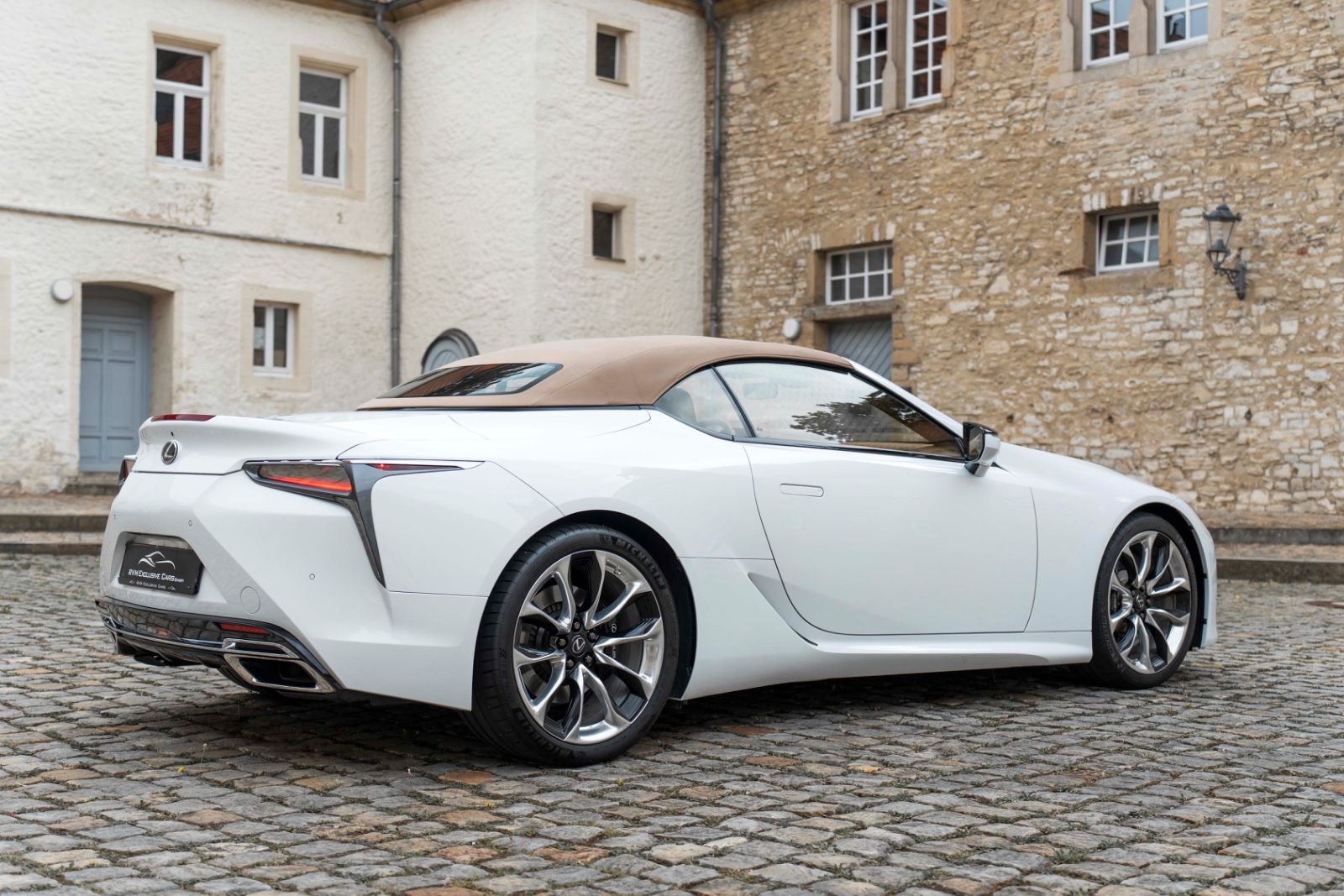 Fahrzeugabbildung Lexus LC 500 Cabrio HUD LED ACC ML TOTW KAM PCS RCTA