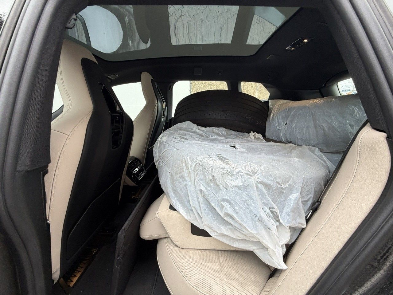 BMW iX xDrive 40 MASSAGE PANO LASER HUD foto 4