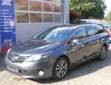 Toyota Avensis Kombi Edition - Toyota Avensis mit Benzin-Antrieb
