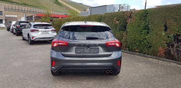 Fahrzeugabbildung Ford Focus Lim. ST-Line