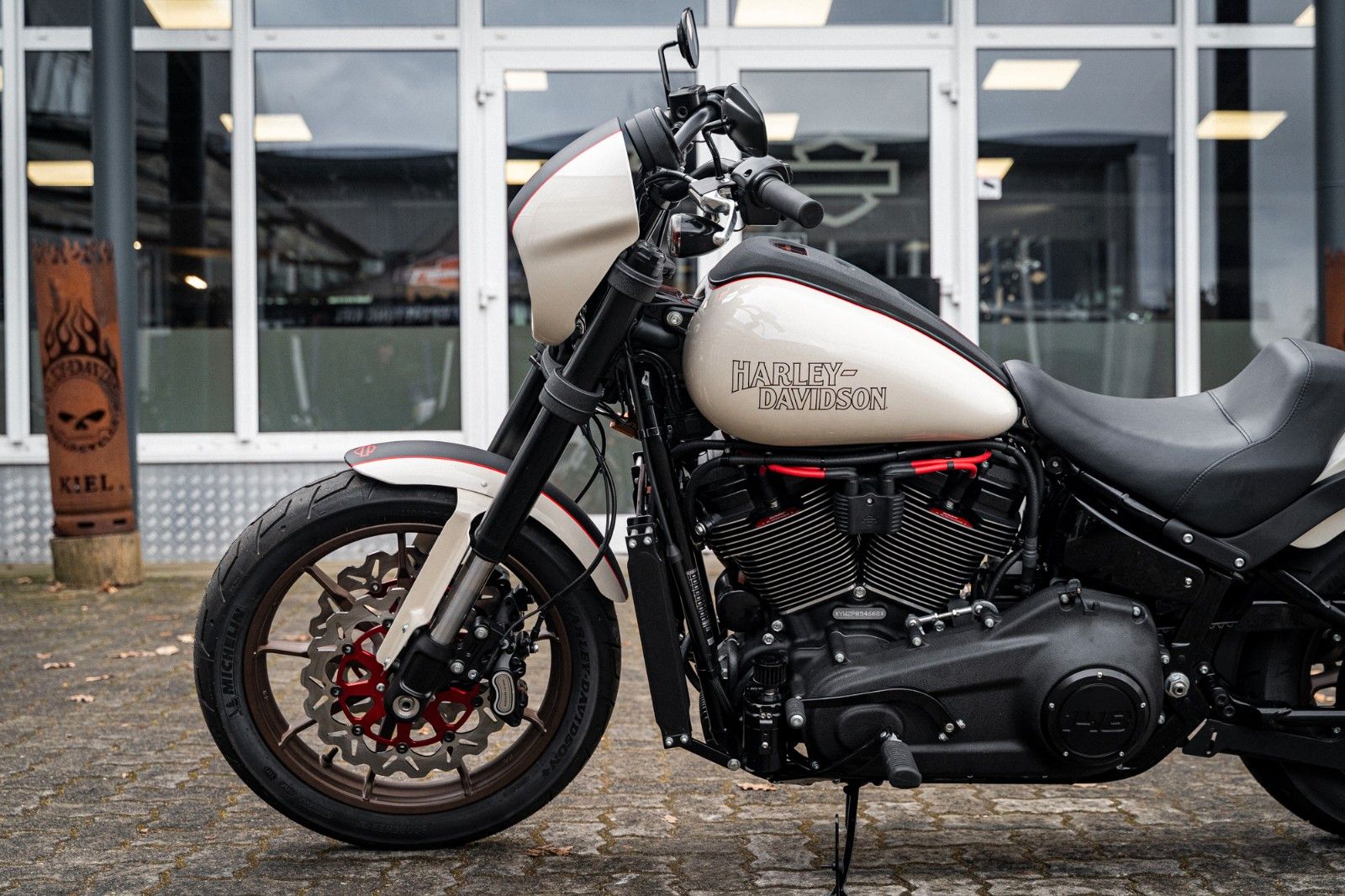 Fahrzeugabbildung Harley-Davidson TORXSTER FXLRS LOW RIDER S 148 CUI - JEKILL&HYDE